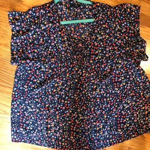 Gap flowered top